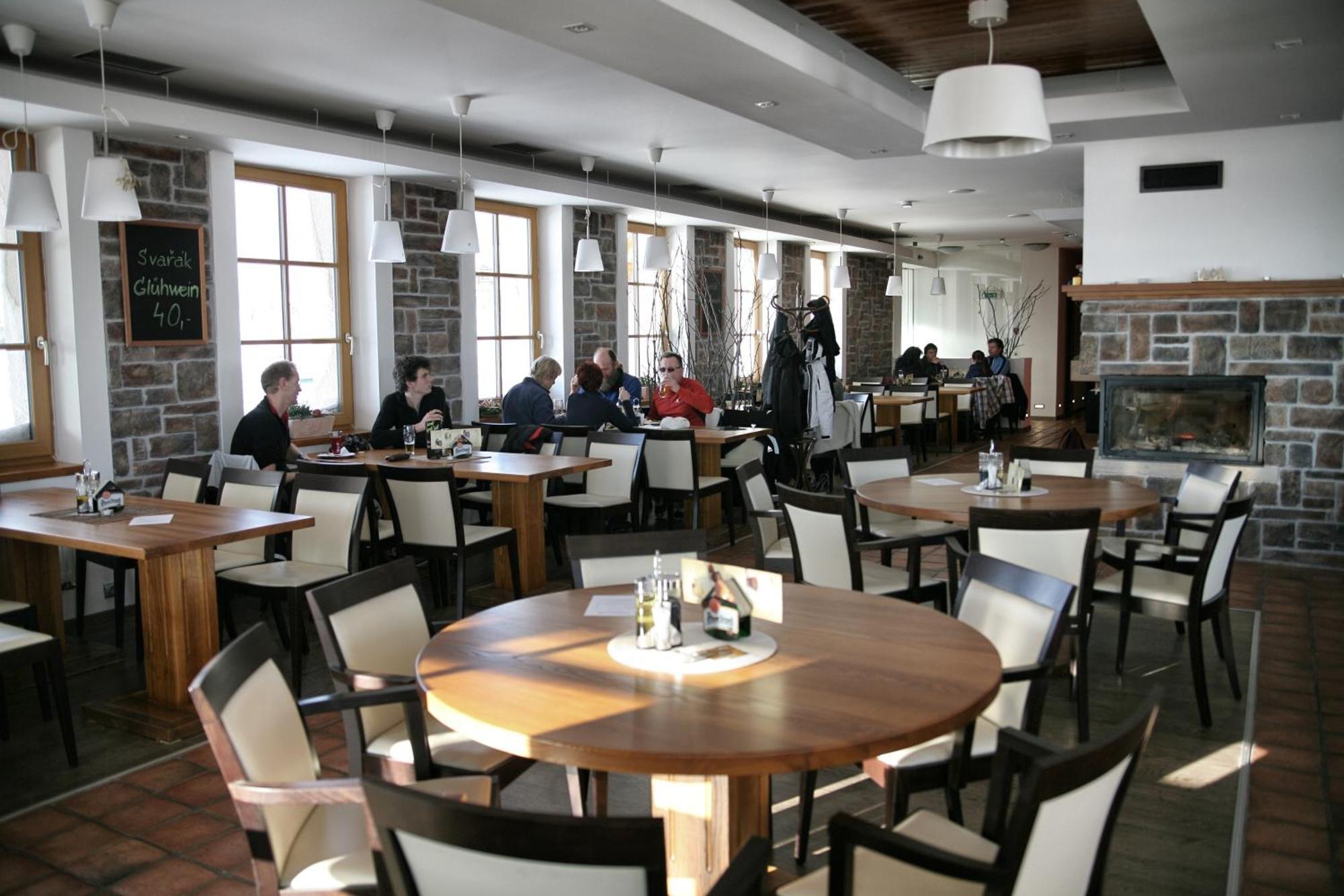 Hotel Krusnohorsky Dvur Cínovec Zewnętrze zdjęcie