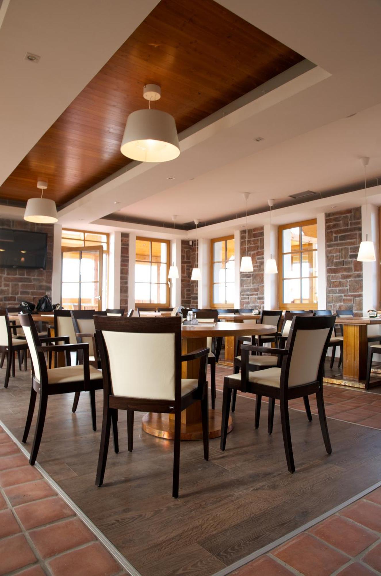 Hotel Krusnohorsky Dvur Cínovec Zewnętrze zdjęcie