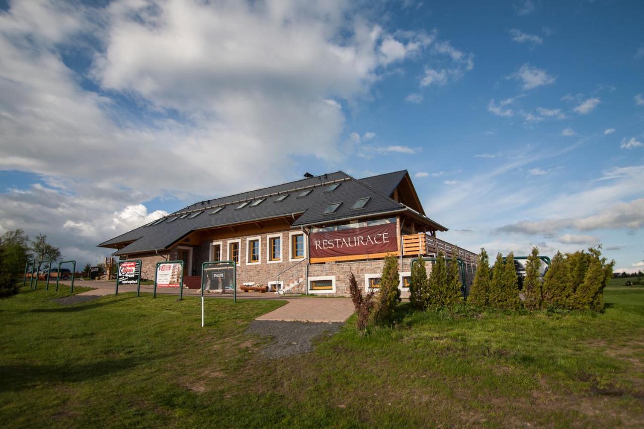 Hotel Krusnohorsky Dvur Cínovec Zewnętrze zdjęcie